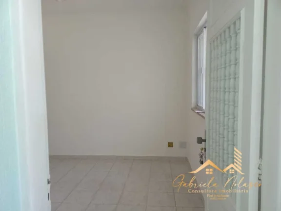 Imagem Apartamento Reformado à Venda: Charme e Conforto Próximo à Praia