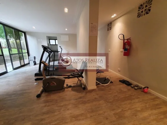 Imagem Vendo SUPER Apartamento na região do Morumbi, um excelente imóvel de 211m², com 3 Dormitorios grandes, sendo 1 Suíte com varanda, Sala de estar e Jantar, Cozinha, Lavanderia com dependência de empregada, banho Social e Lavabo, 3 vagas de garagem cobertas,