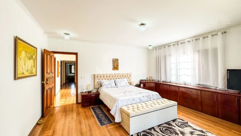 Imagem Casa a venda em Alphaville 11, 4 suítes, 4 vagas, recém reformada por R$3.500.000 Santana de Parnaíba/SP