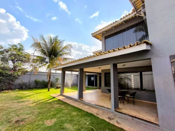 Imagem Sobrado De Esquina Sozinho No Lote No Centro De Sanedor Canedo