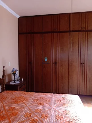 Imagem Excelente casa à venda em Contagem, localizada no bairro Parque Turistas. Possui 180m² de área to...