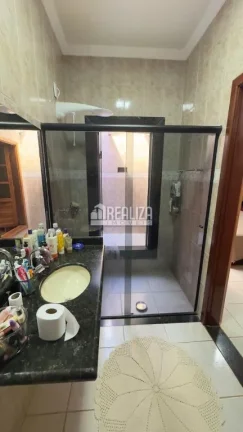 Imagem Casa à venda em Uberaba - 3 dormitórios, suítes, varanda gourmet!