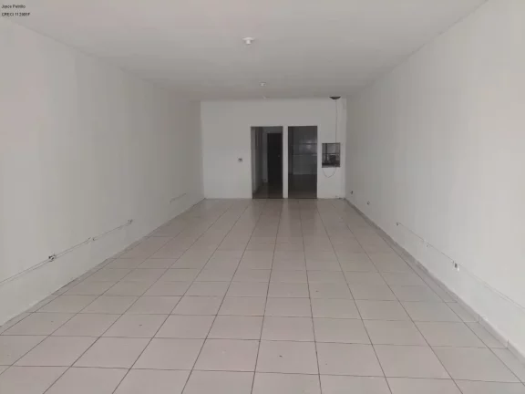 Imagem Loja Para Locação Em Peruíbe. Excelente Localização Em Frente a Banco, Ponto de Ônibus, Prefeitura e Câmara Municipal. OPORTUNIDADE!!!