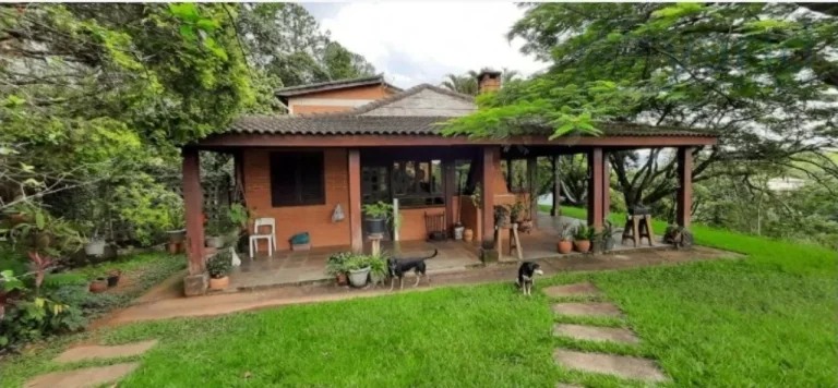 Imagem Chácara de luxo à venda em Jundiaí-SP, Jardim Liberdade: 3 quartos, 1 suíte, 2 salas, 3 banheiros, 5 vagas, 461m² de área.