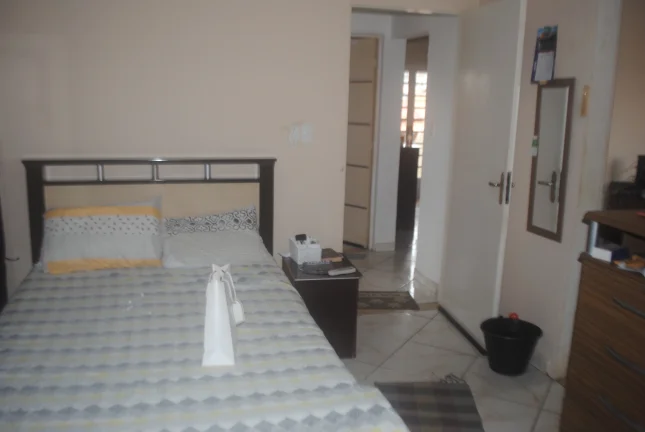 Imagem CASA À VENDA EM CONDOMÍNIO FECHADO