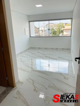 Imagem Imperdível oportunidade de adquirir uma casa de luxo em São Paulo-SP, na Vila Salete! 3 quartos, 3 suítes, 2 salas, 4 banheiros, 4 vagas de garagem e 200m² de área.