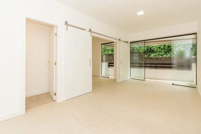 Imagem Apartamento Humaitá - 97M², 2 Dorms, 2 Suítes, 1 Vaga Demarcada, Varanda, Lavabo, Academia, Playground, Brinquedoteca, Salão de Festas.