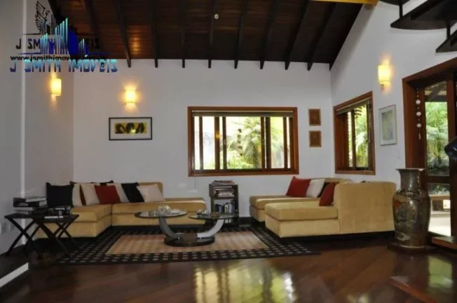 Imagem LINDA RESIDÊNCIA COM 4 SUÍTES, ESTILO GRANJA VIANA, CONSTRUÇÃO DE PRIMEIRA