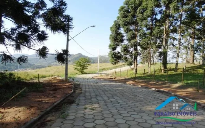 Imagem Refúgio na Serra da Mantiqueira: Lote em Condomínio com Acesso a Cachoeira!