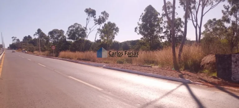 Imagem Chácara para Venda em Brasília, Setor Habitacional Tororó (Jardim Botânico), 3 dormitórios, 1 suíte, 2 banheiros, 2 vagas