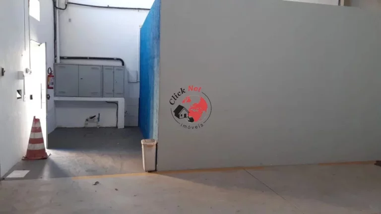 Imagem Amplo Galpão Comercial / Industrial com ​construção em pré-moldado