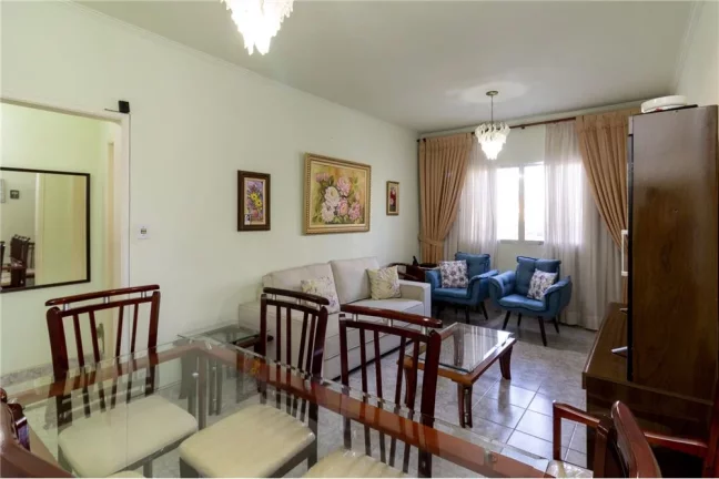Imagem Sobrado com 5 casas e 1 galpão - Oportunidade de investimento ou moradia