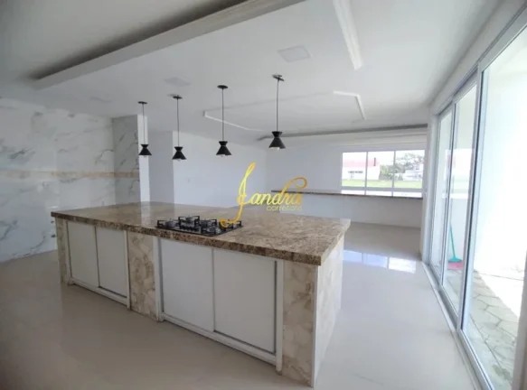 Imagem Casa térrea, com SETE suítes em condomínio fechado