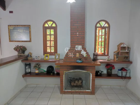 Imagem Excelente Casa Térrea com Área Gramada!