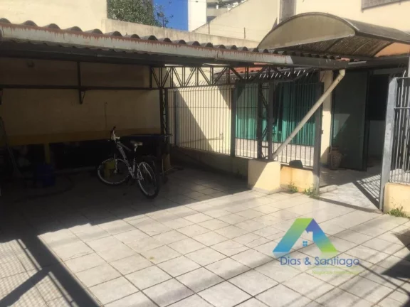 Imagem Ótimo Sobrado com 3 dormitórios, 5 vagas de garagem com amplo espaço em bairro tranquilo com ótima localização.