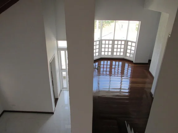 Imagem Casa no Res. Alpha 11 - 330m²