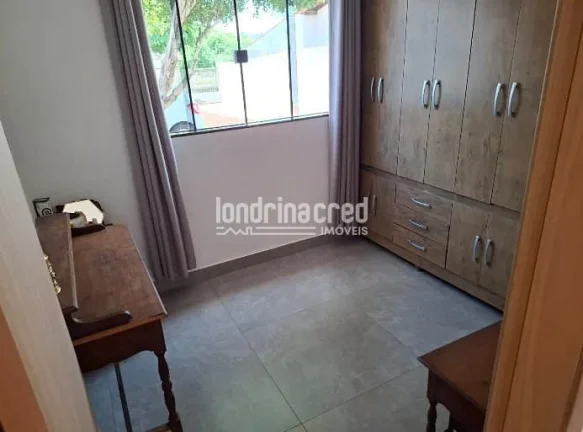 Imagem Casa à venda com 3 quartos, 2 banheiros e amplo terreno de 450 m² – conforto e espaço para toda a família