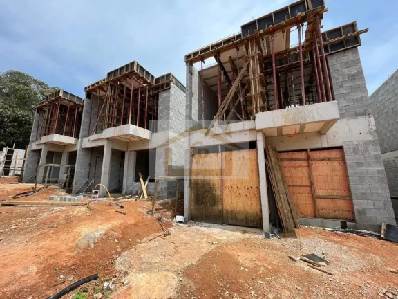 Imagem Casa Nova próximo ao Centro de Embú das Artes, 3 quartos, suíte, 2 vagas!!!