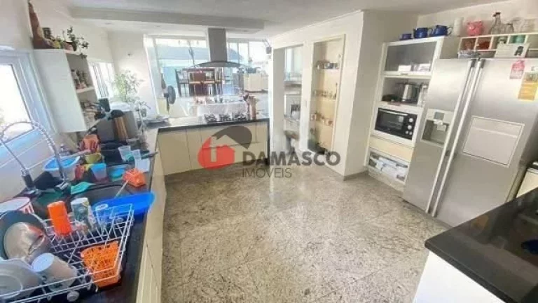 Imagem Sobrado à venda 3 Quartos, 3 Suites, 5 Vagas, 380M², Jardim, Santo André - SP