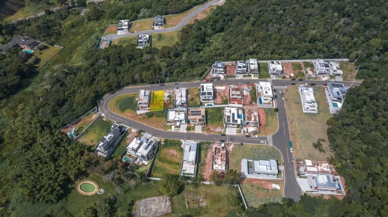 Foto do imóvel Terreno em Condomínio à Venda, 334 m² em Alpes De Atibaia - Atibaia