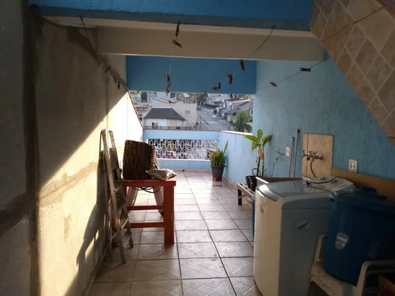 Imagem SOBRADO PADRÃO COM FRENTES PARA DUAS RUAS EM SANTO ANDRE, COM 3 DORMITÓRIOS E UM SALÃO COMERCIAL.