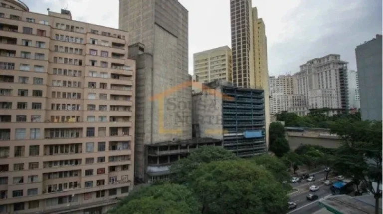 Imagem Apartamento de 78m², reformado, possui 2 dormitórios, sendo 1 com armário embutido, banheiro ampl...