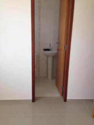 Imagem Venda de Apartamento de 2 quartos com suíte em São Marcos, Macaé-RJ: 65m², 1 vaga de garagem. Confira!