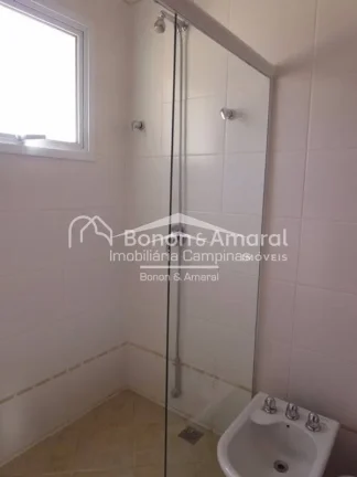 Imagem Sobrado de esquina, localização maravilhosa no condomínio ( parte alta) , com salas de estar, jan...