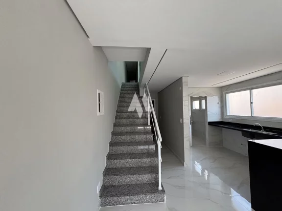 Imagem Casa Sobreposta com 3 dormitórios e 3 suítes com piscina - Boqueirão / Santos