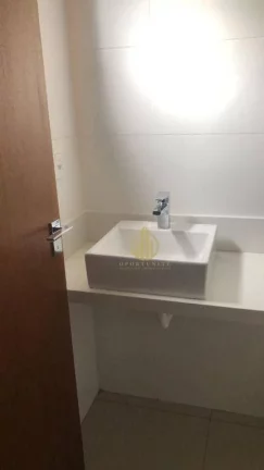 Imagem Casa térrea com 3 suítes e piscina no condomínio Vila RomanaVila Romana