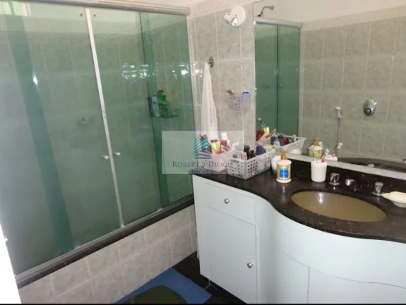 Imagem Casa de luxo em condomínio no Santa Rosa, Niterói-RJ: 4 quartos, 1 suíte, 2 banheiros, 2 vagas de garagem, 450m²