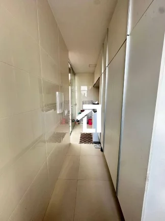 Imagem Casa no Antares – 5 Quartos | 4 Suítes | Piscina Privativa | 317m²