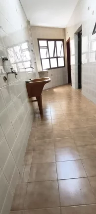 Imagem Apartamento para Venda em Nova Friburgo, Centro, 3 dormitórios, 1 suíte, 3 banheiros, 1