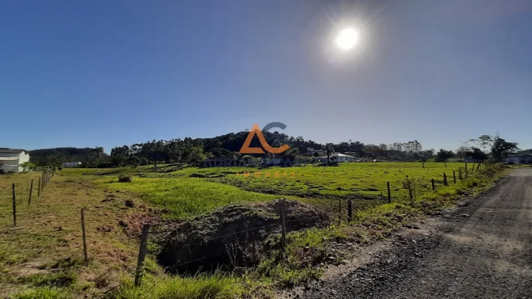 Imagem Adriano Carpes Imóveis vende terreno grande as margens da BR 101 em Balneário Piçarras.