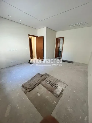 Imagem Casa Térrea à Venda no Condomínio Araçari com 3 Suítes, 144m² de Construção em Terreno de 256m²
