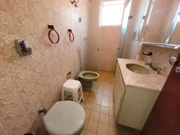 Imagem APARTAMENTO AMPLO COM 3 DORMITÓRIOS, SENDO 1 SUÍTE, AMPLO TERRAÇO, PRÉDIO COM PISCINA E CHURRAQUERIRA, 3 QUADRAS DA PRAIA DAS PITANGUEIRAS