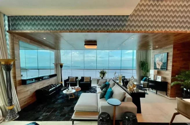 Imagem Cobertura Triplex frente mar com 7 suítes e 6 vagas de garagem em Balneário Camboriú