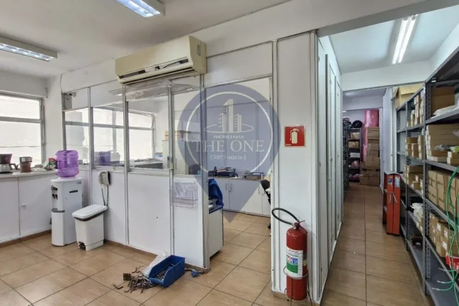 Imagem Imperdível: Casa Comercial de 2 Quartos na Aclimação, São Paulo-SP, 5 Banheiros, 9 Vagas de Garagem, 270m² de Área.