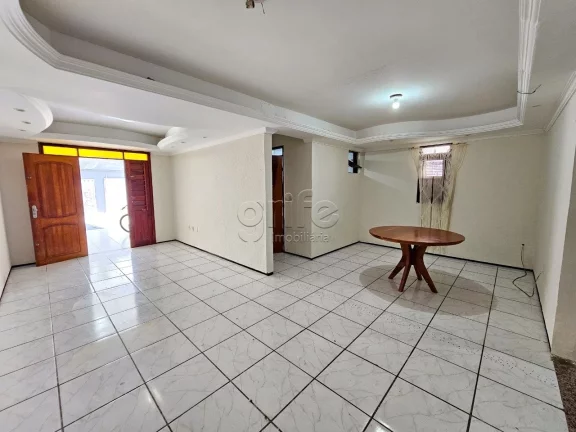 VENDE-SE: CASA DUPLEX PROXIMO a UECE Se você está em busca de uma casa para comprar, sua busca ter...