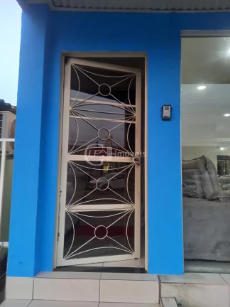 Imagem Imperdível oportunidade: Casa comercial de alto padrão à venda em Coxim-MS, no Centro! 3 quartos, 1 suíte, 1 sala, 5 banheiros, 1 vaga de garagem, 180m² de área.