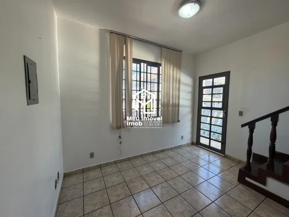 Imagem Casa em Candangolândia 4 Quartos, 1 Suíte, 245M² - Brasília