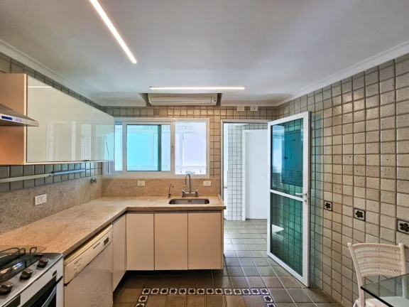 Imagem Imperdível: Apartamento à venda na Riviera de São Lourenço Módulo 06 com 4 quartos, 4 suítes e vista para o mar!