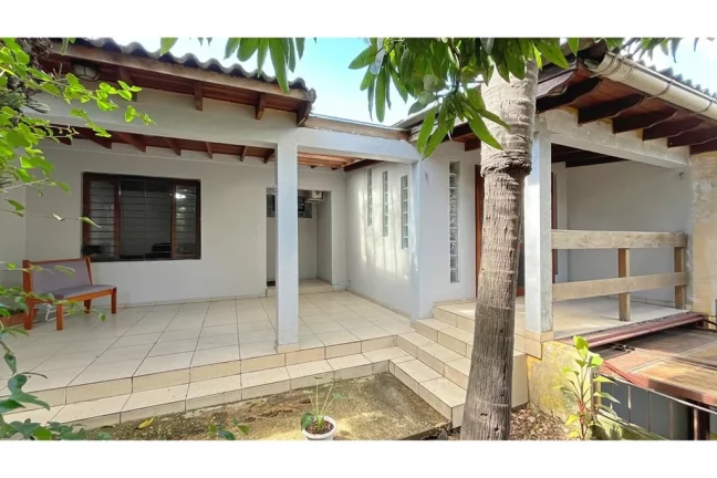 Imagem Casa com 3 Quartos à Venda, 289 m² em Petrópolis - Porto Alegre