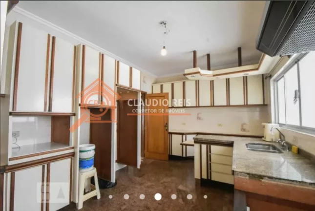 Imagem Sobrado à venda com 4 Quartos, 665m² - Jardim Marajoara