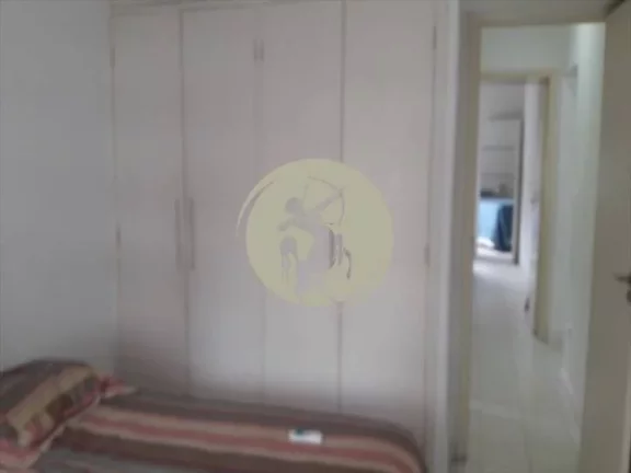 Imagem PARA INVESTIDORES! APARTAMENTO COM ELEVADOR, A 1 QUADRA DA PRAIA DO EMBARE. MUITO ABAIXO AO VALOR DE...