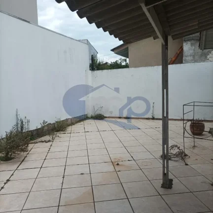 Imagem Casa a venda com 3 dormitorios no centro de Torres/RS