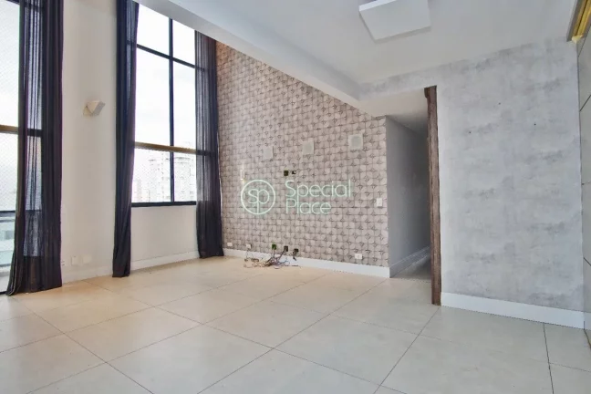 Imagem Excelente apto no Panamby - Área: 184,00m² - Amplo living com pé direito duplo ( persianas automa...