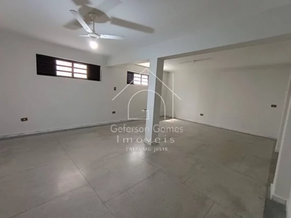 Imagem Casa à Venda com 7 quartos sendo 2 suítes, Centro - Mantena - MG