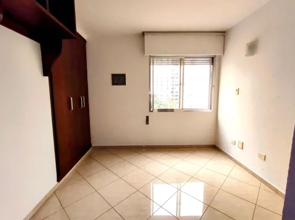 Imagem Apartamento No Jardim Paulista, 2 Dormitórios ( 1 suíte), 1 vaga de garagem ( prédio com manobrista e portaria 24hs). Excelente Localização