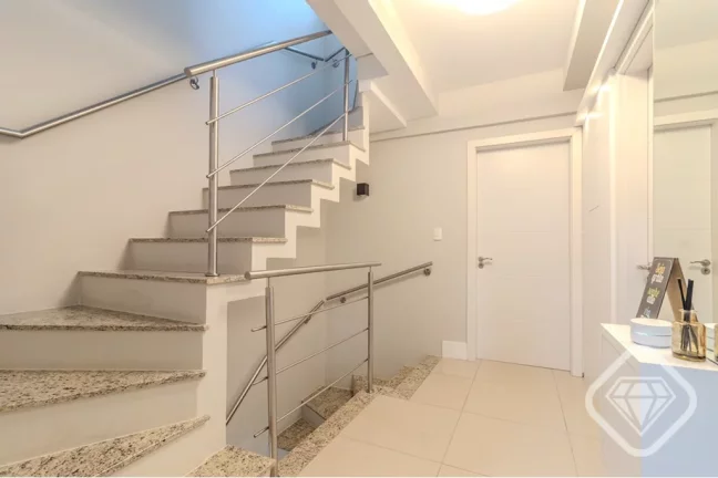 Imagem Casa com 4 dormitórios, 2 suítes, terraço e espaço gourmet no Tristeza

Casa em condomínio fech...